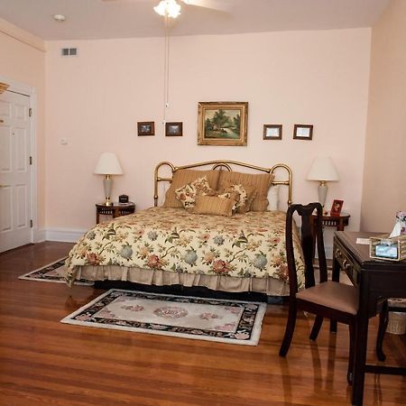 Cedars & Beeches Bed & Breakfast Лонг Бранч Екстериор снимка