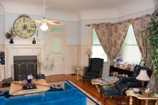 Cedars & Beeches Bed & Breakfast Лонг Бранч Екстериор снимка