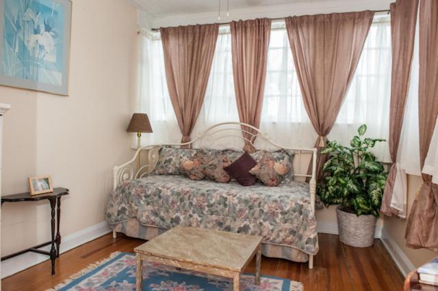 Cedars & Beeches Bed & Breakfast Лонг Бранч Екстериор снимка