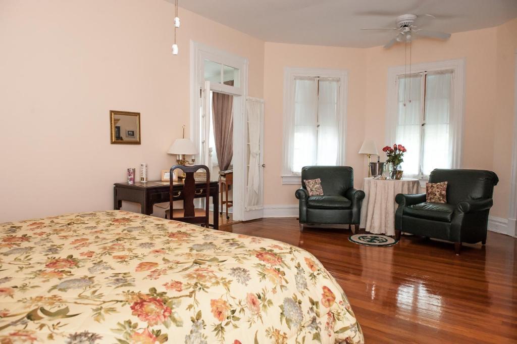 Cedars & Beeches Bed & Breakfast Лонг Бранч Стая снимка