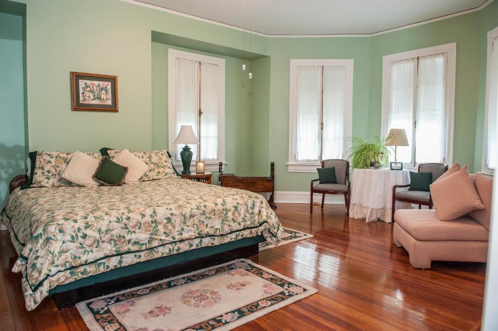 Cedars & Beeches Bed & Breakfast Лонг Бранч Стая снимка