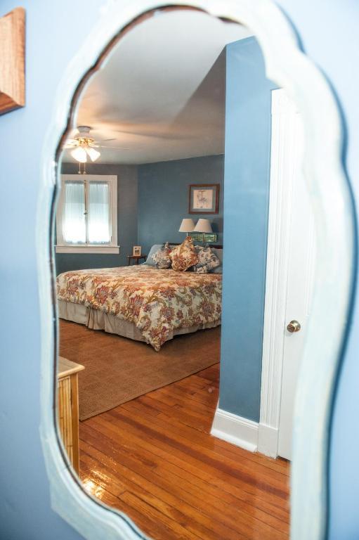 Cedars & Beeches Bed & Breakfast Лонг Бранч Стая снимка