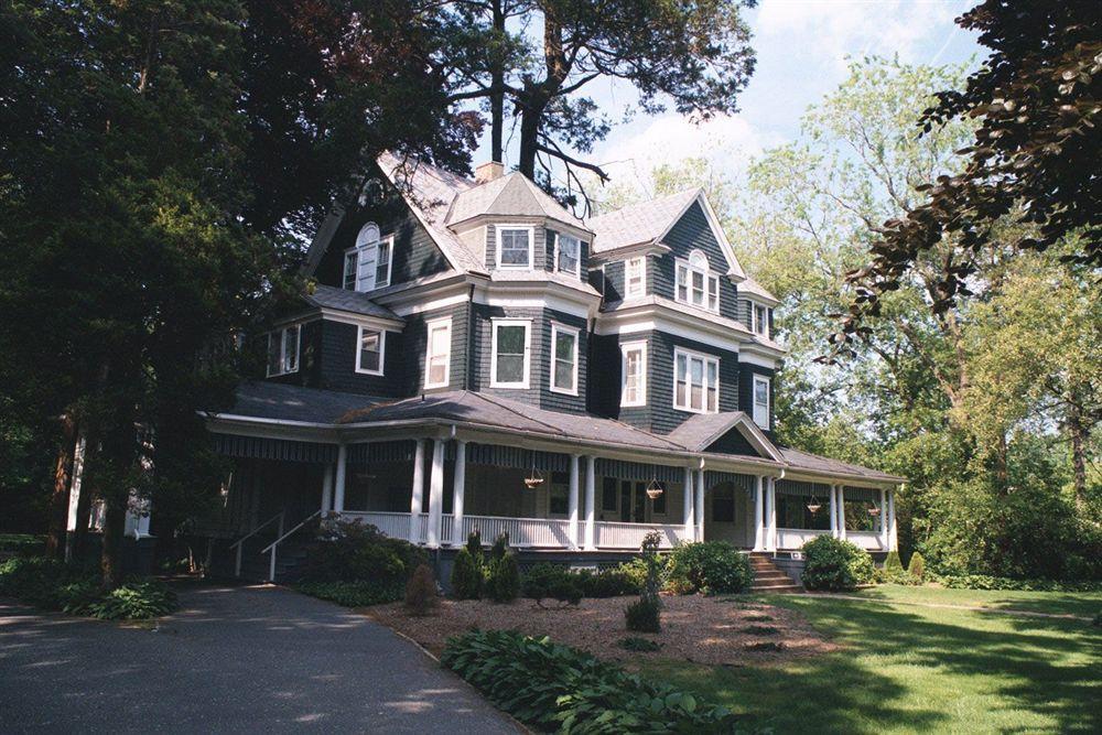 Cedars & Beeches Bed & Breakfast Лонг Бранч Екстериор снимка