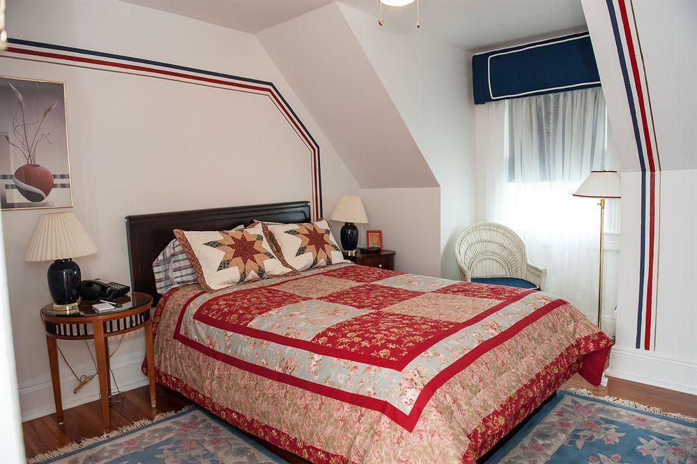 Cedars & Beeches Bed & Breakfast Лонг Бранч Екстериор снимка