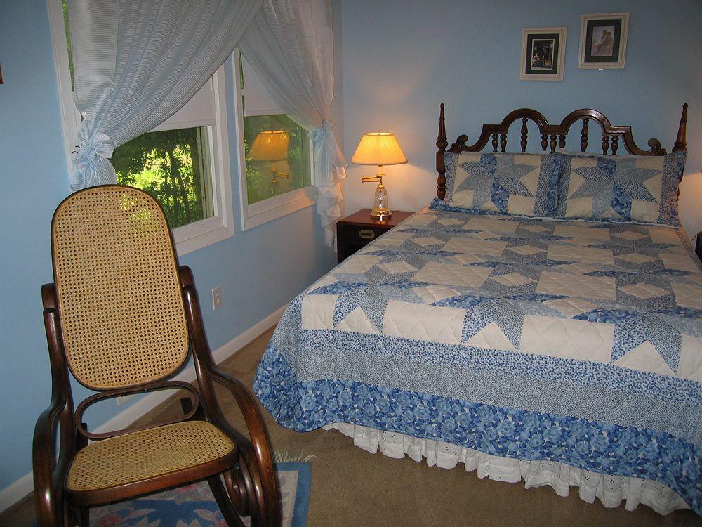 Cedars & Beeches Bed & Breakfast Лонг Бранч Екстериор снимка
